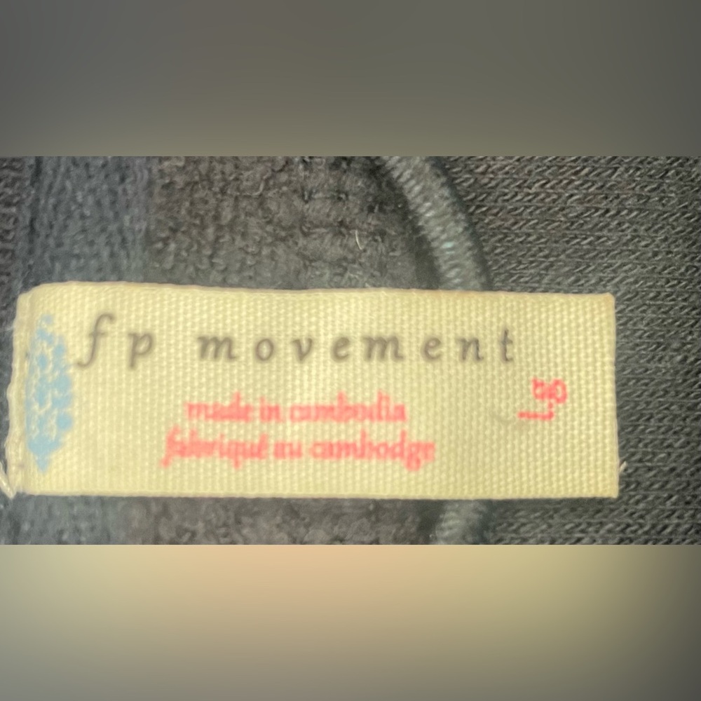 FREE PEOPLE MOVEMENT Navy Blue
Radiant Terry Hoodie & Pant Twin Set - Picture 9 of 16